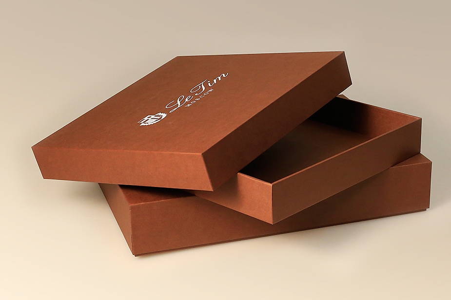 Изготовление подарочных коробок на заказ в Москве: из картона, с логотипом